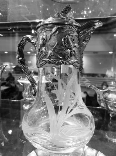 Caraffa Art Nouveau in argento e vetro